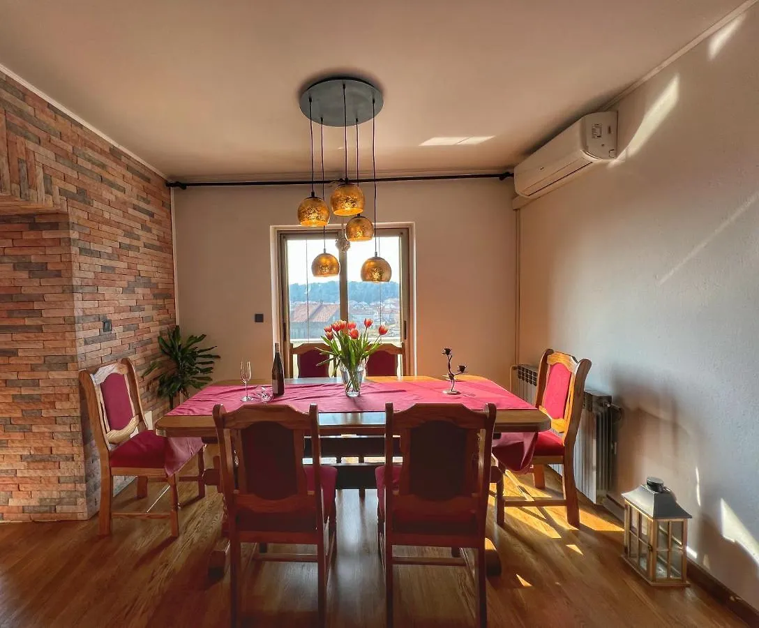 Apartmani Mia Palit Apartment