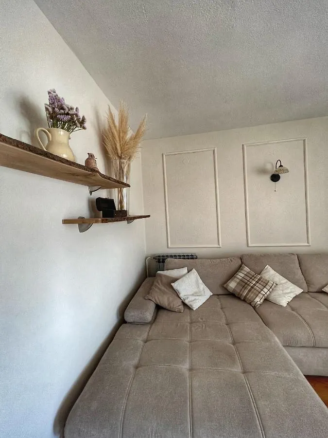 Apartment Apartmani Mia Palit