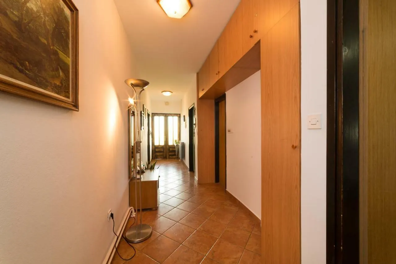 Apartmani Mia Palit 0*,  Croatia